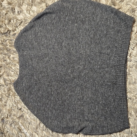 Oversized Fit Gray Knit Top - Picture 12 of 13